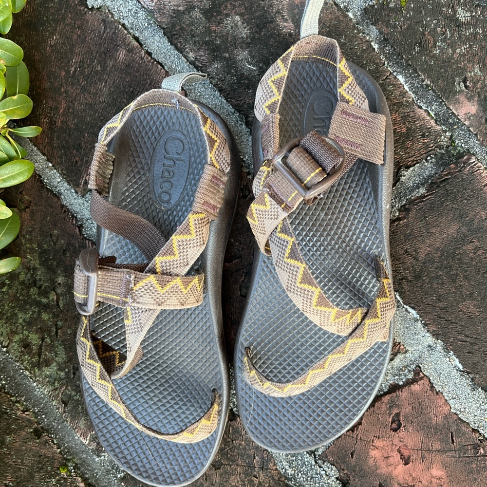 Chaco Tan & burnt orange sandals size 5 - Picture 2 of 6